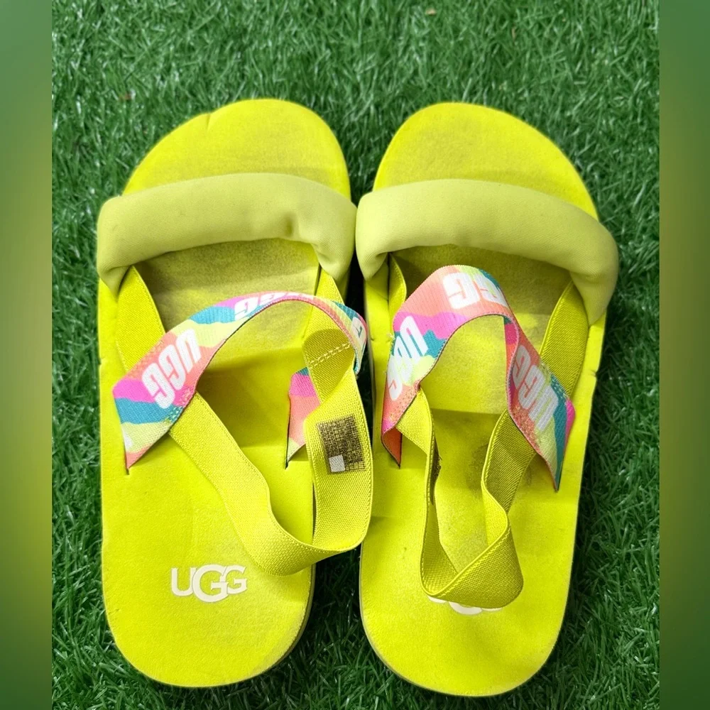 UGG Kids‎ Yellow Sandals Size 3